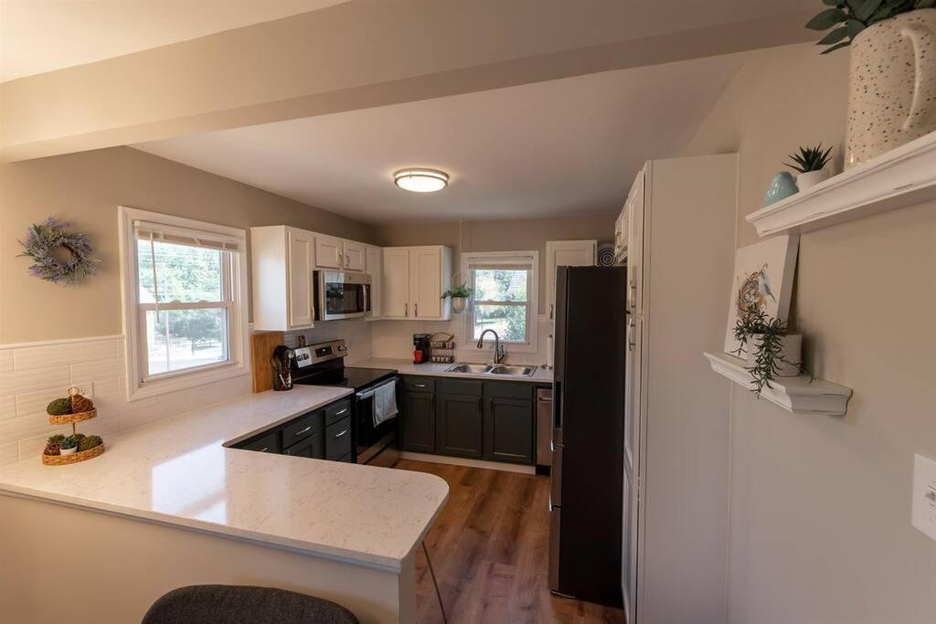 The Cardinal Nest A Cozy Cottage On Main St Saint Charles Extérieur photo