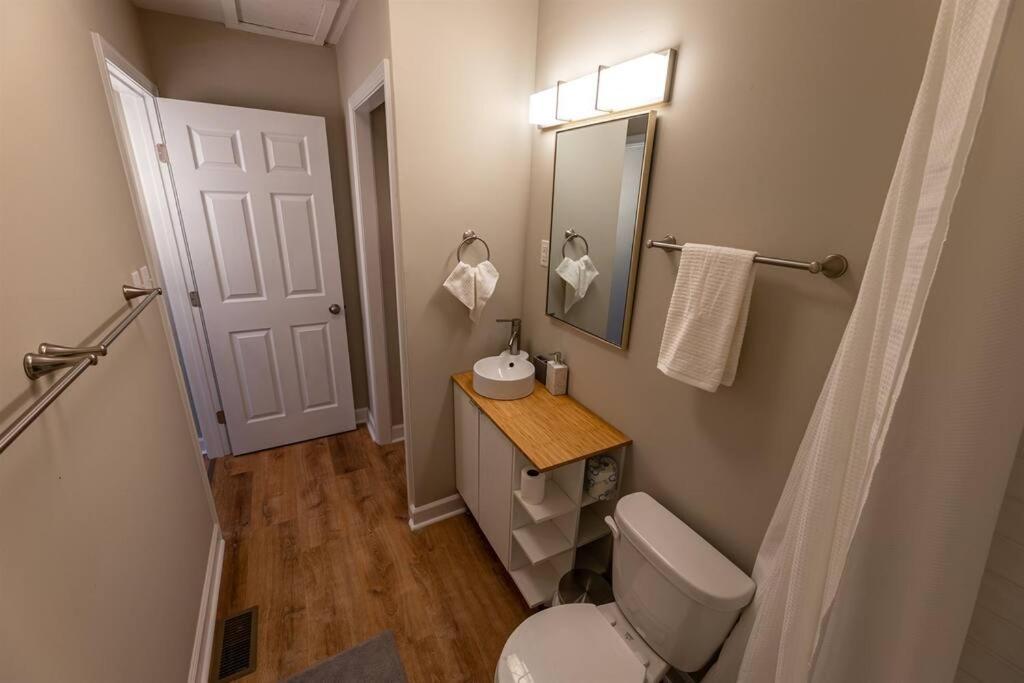 The Cardinal Nest A Cozy Cottage On Main St Saint Charles Extérieur photo